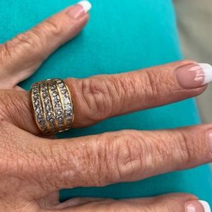STUNNING - 14K Solid Yellow Gold Ring w/ Diamond CZ